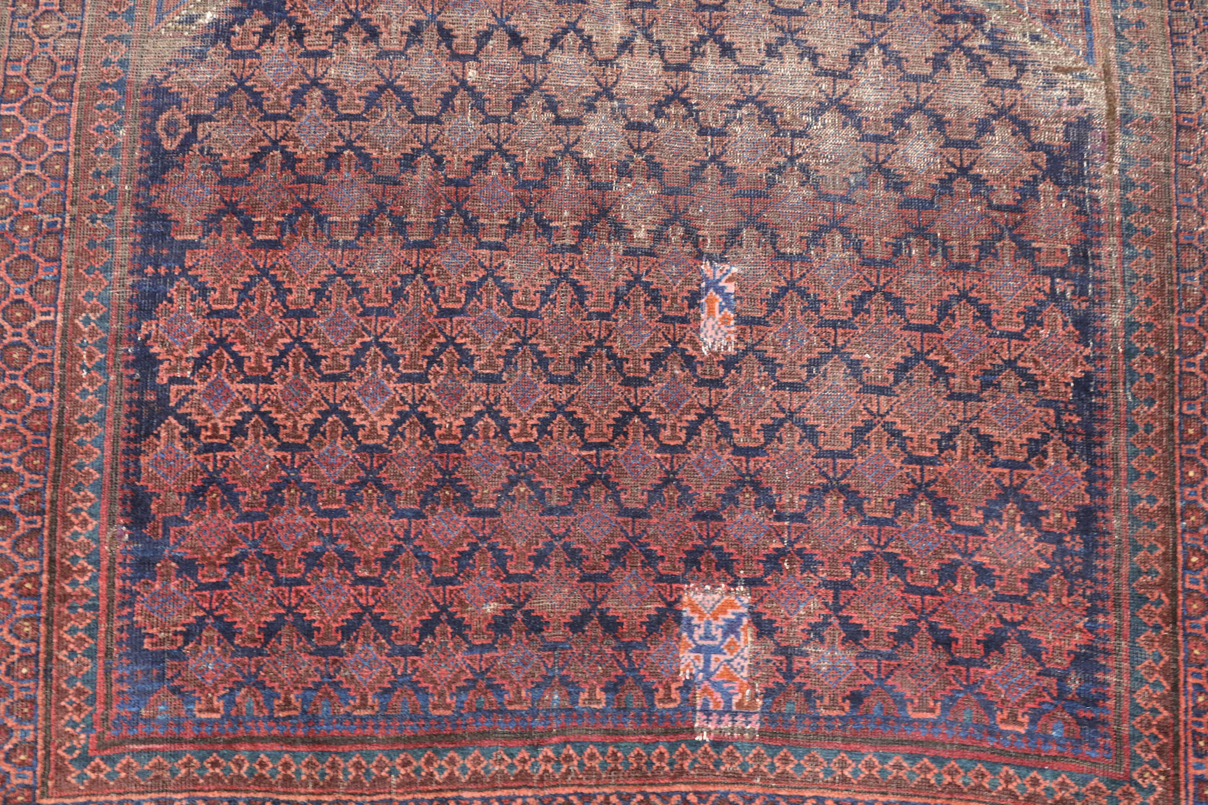 AN ANTIQUE BALOUCH PRAYER RUG, NORTH-EAST PERSIA - Image 3 of 6