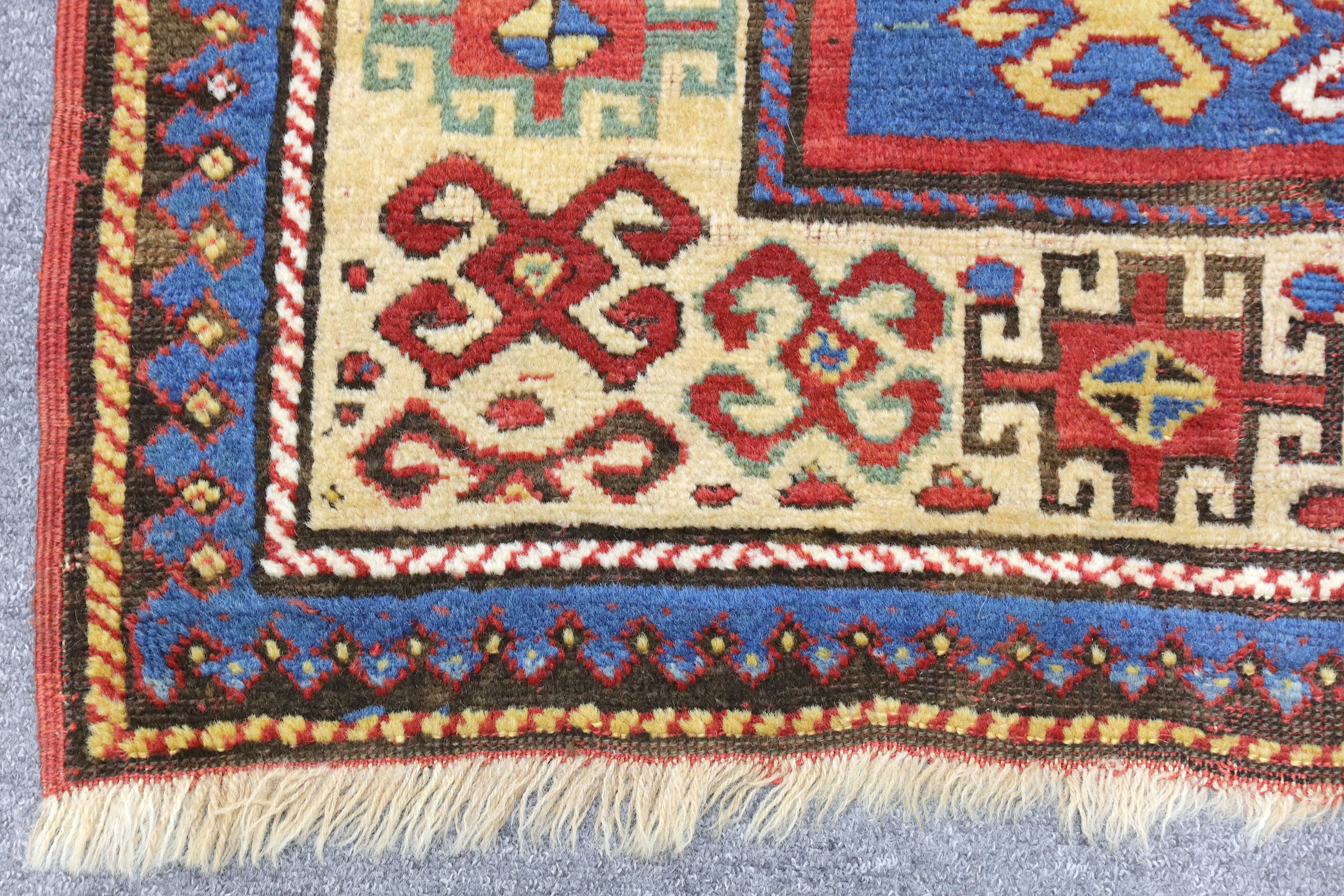 AN ANTIQUE KAZAK RUG, SOUTH CAUCASUS - Image 5 of 7