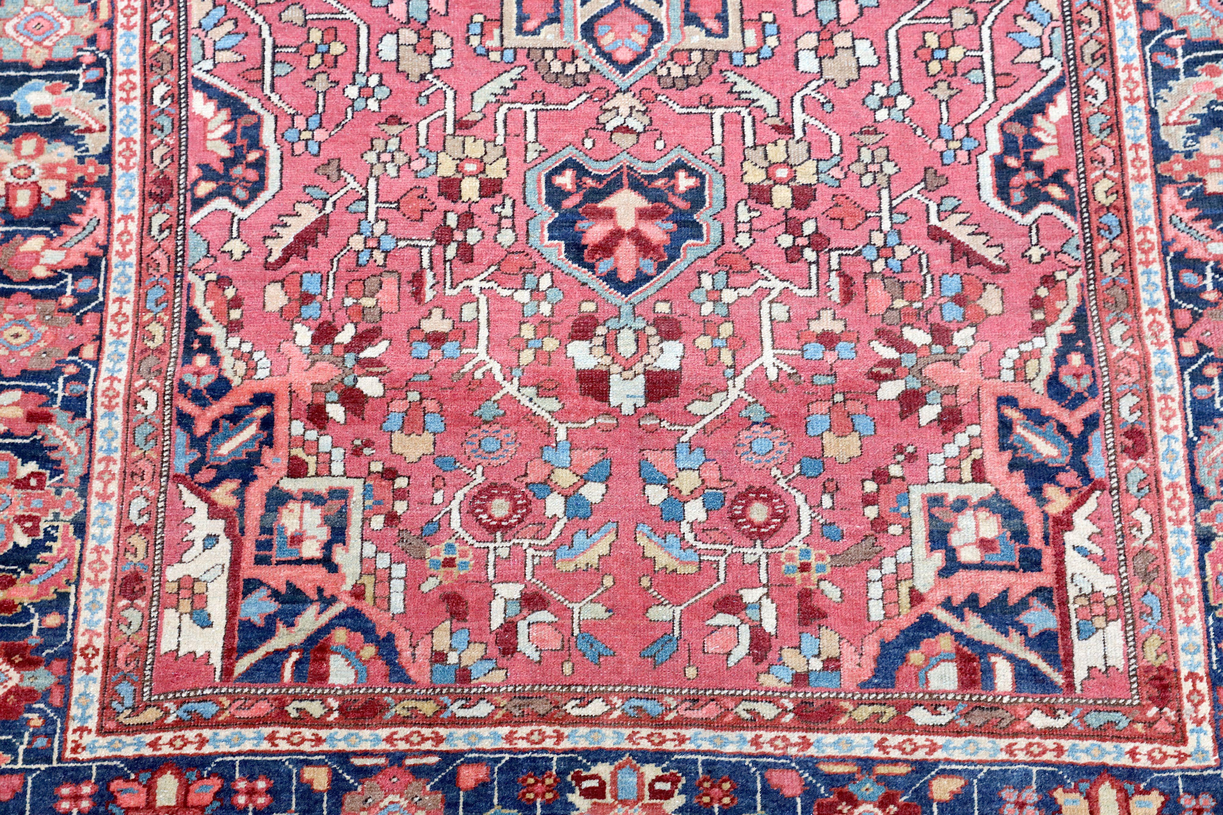 AN ANTIQUE SAROUK-FERAGHAN RUG, WEST PERSIA - Image 3 of 7