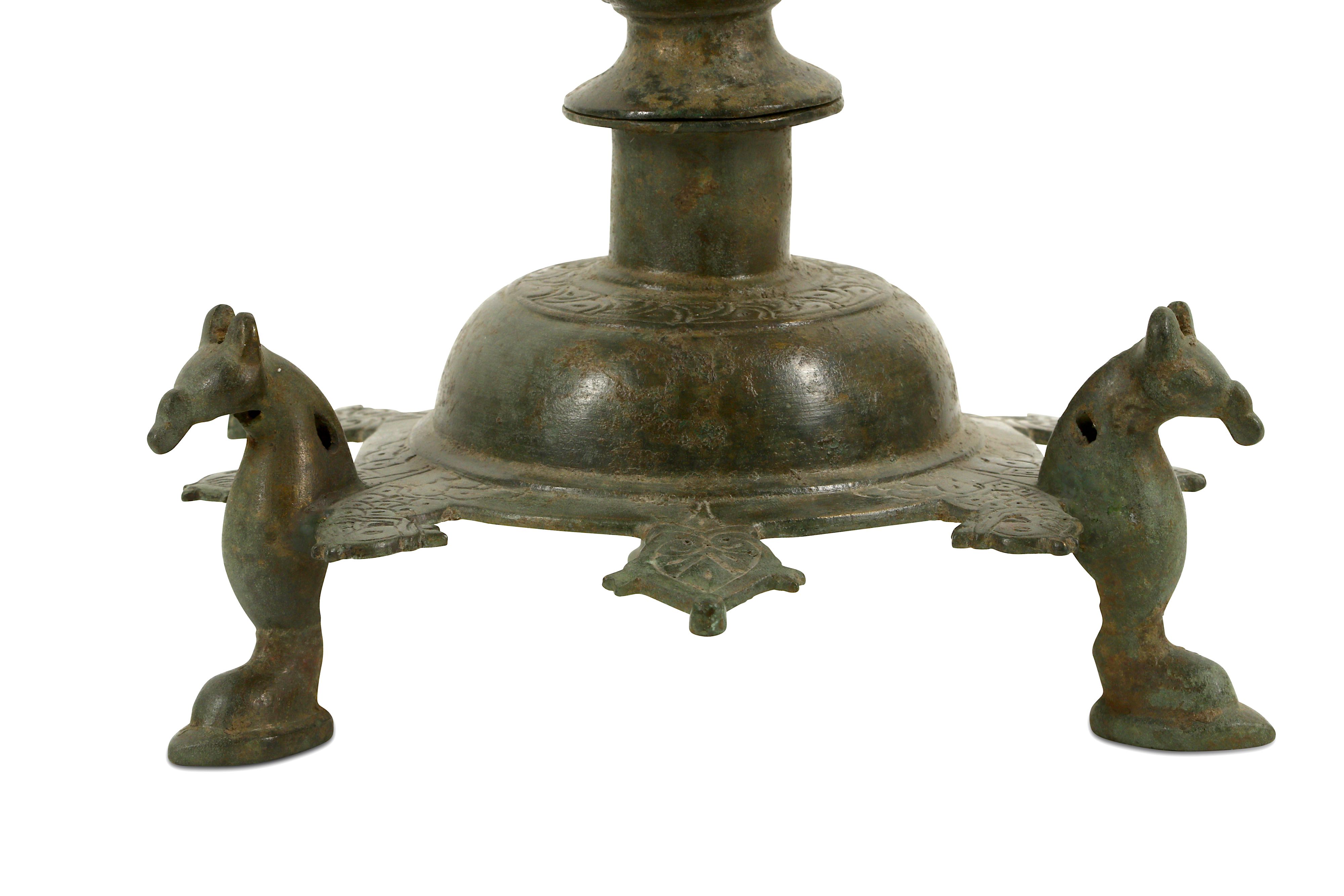 A BRONZE THREE-FOOTED OIL LAMP STAND - Image 6 of 8