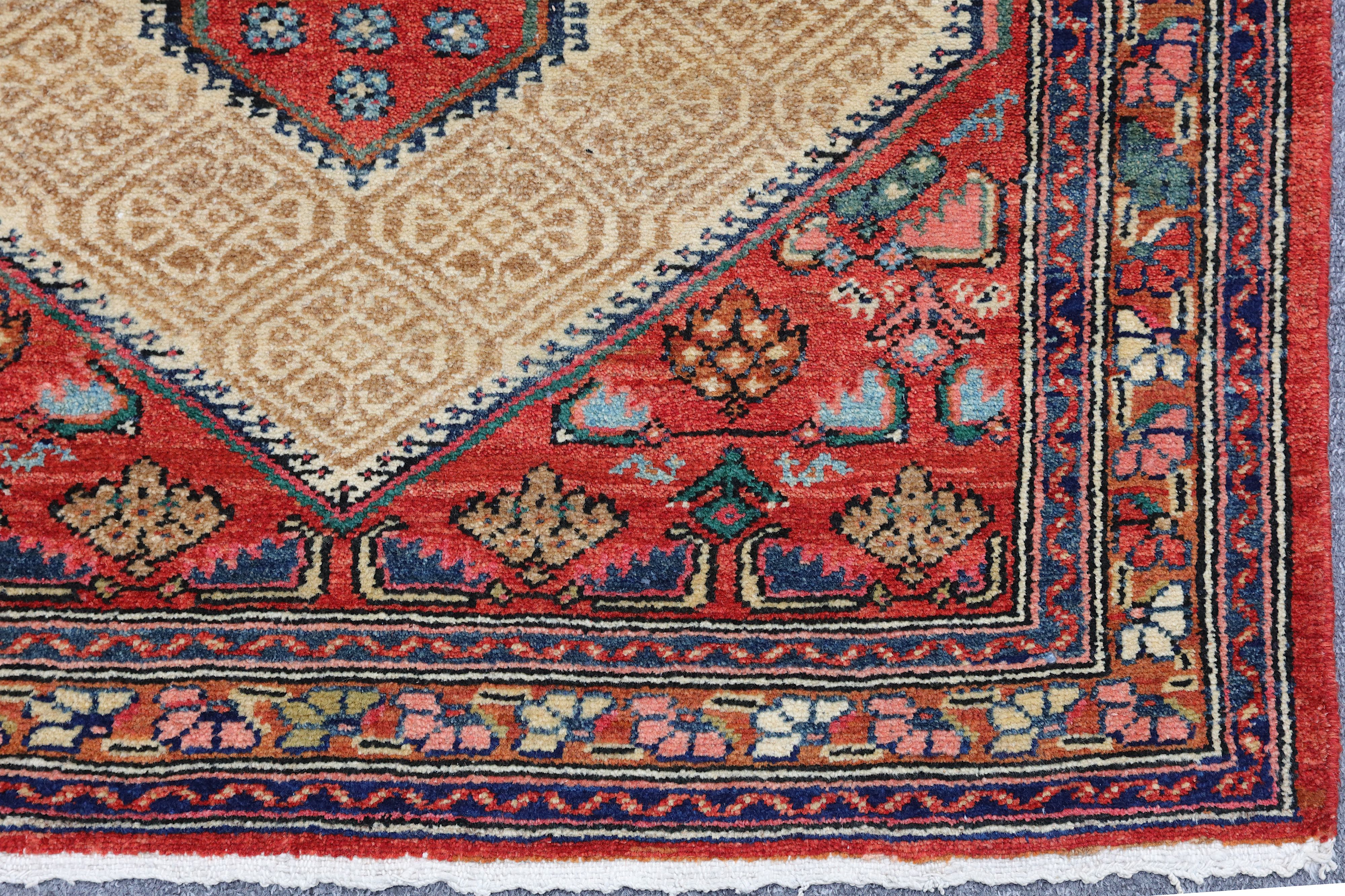 AN ANTIQUE SERAB RUNNER, NORTH-WEST PERSIA - Image 5 of 6