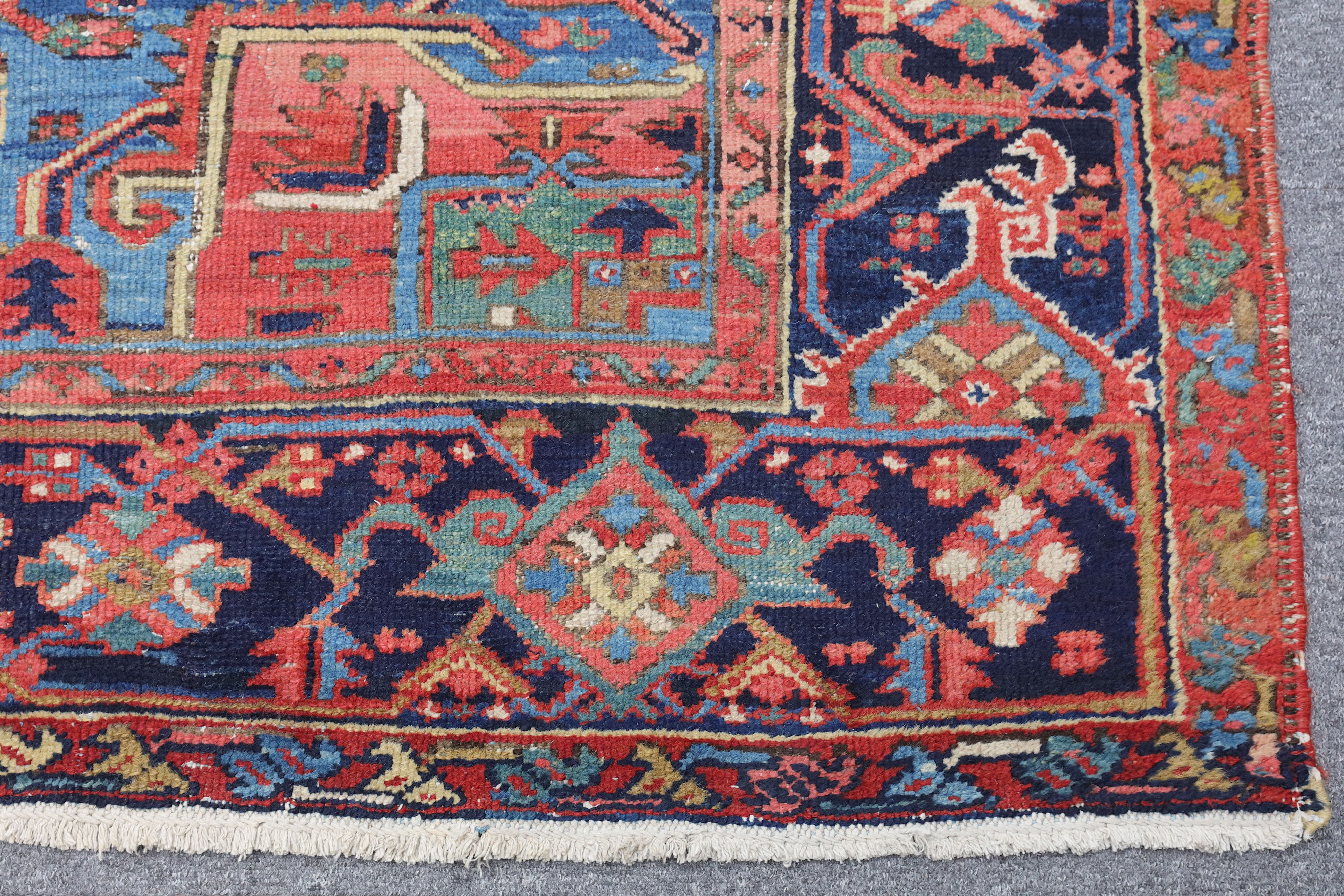 AN ANTIQUE HERIZ CARPET, NORTH-WEST PERSIA - Image 5 of 7