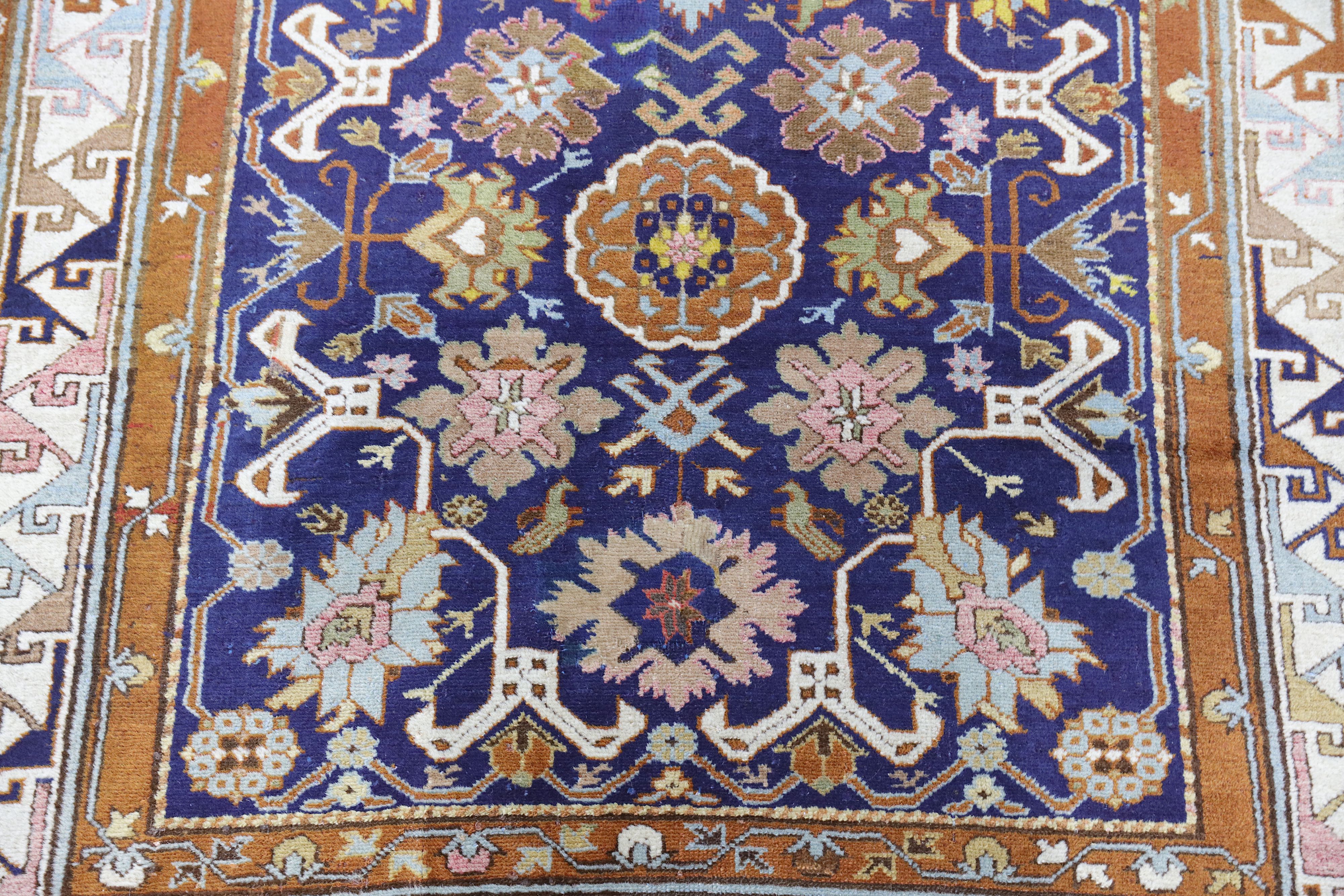 A FINE ANTIQUE NORTH-WEST PERSIAN LARGE RUG - Image 3 of 7