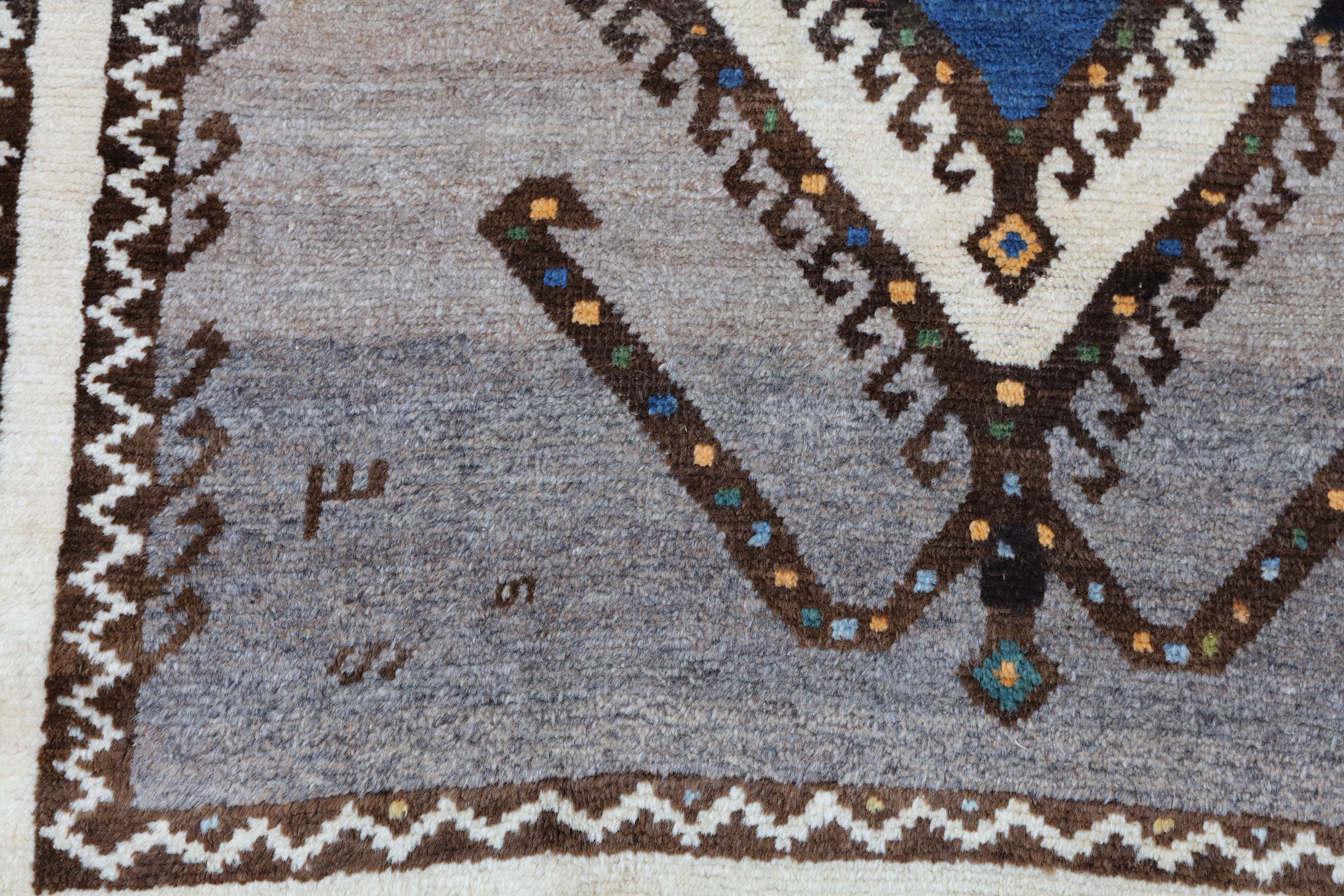 AN ANTIQUE GABBEH LONG RUG, SOUTH-WEST PERSIA - Image 8 of 11