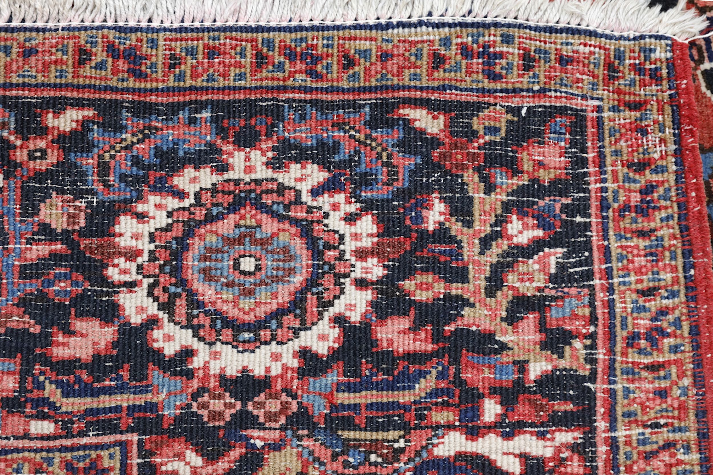 A FINE HERIZ CARPET, NORTH-WEST PERSIA - Image 5 of 5