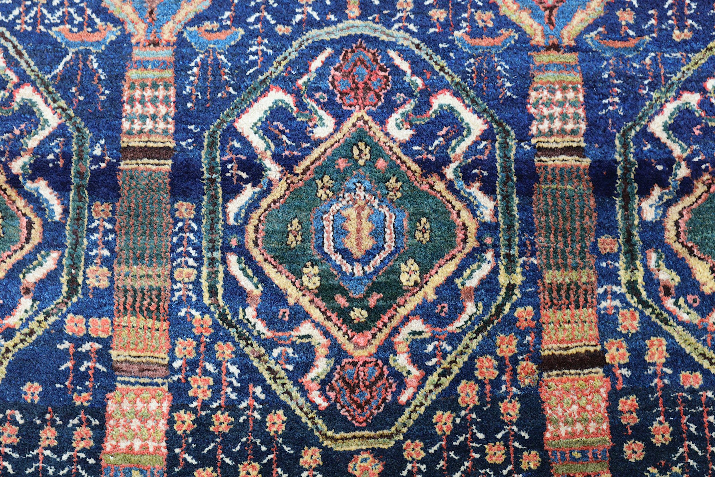 AN UNUSUAL FINE KURDISH RUG - Image 3 of 7