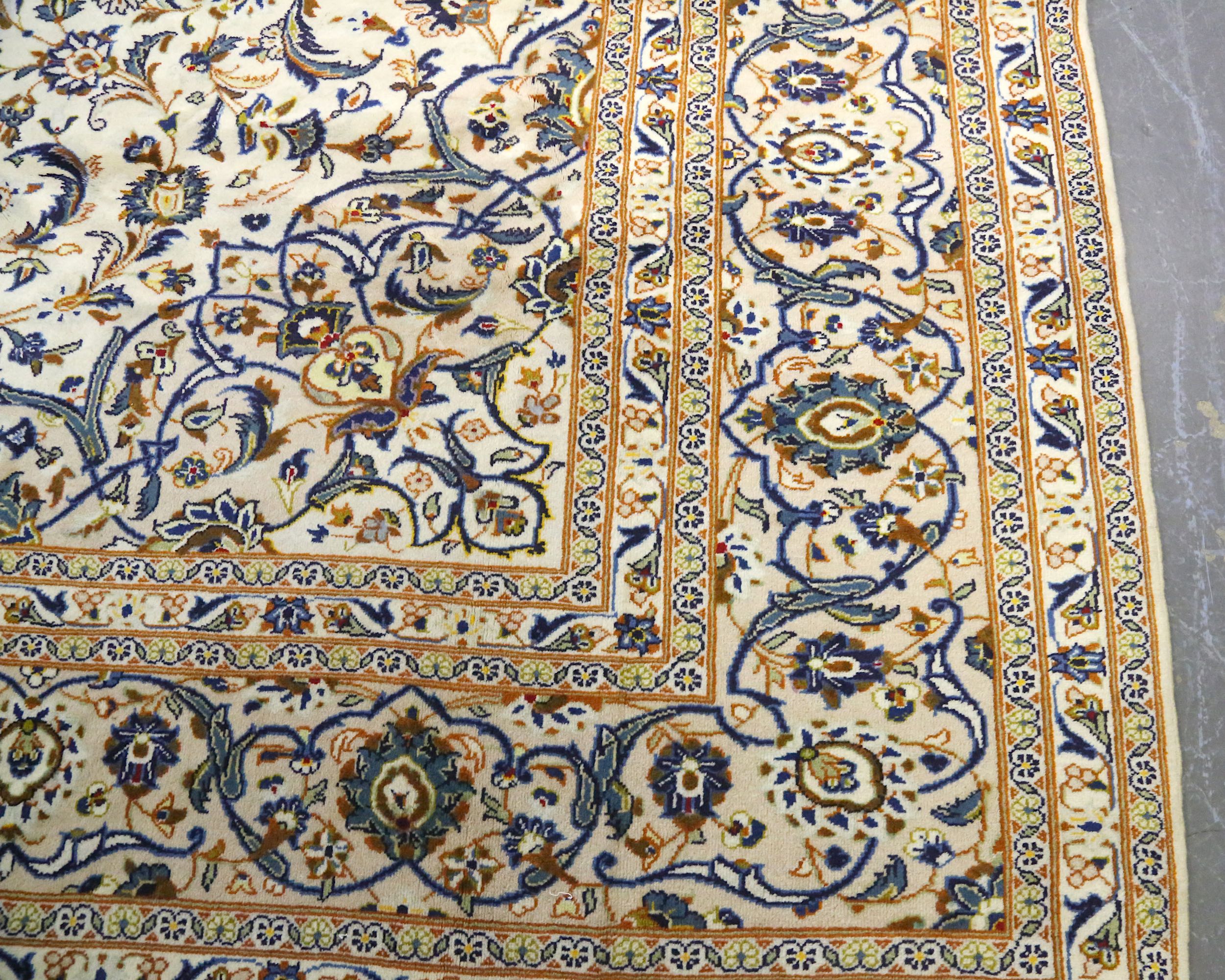 A FINE KASHAN CARPET, CENTRAL PERSIA - Image 4 of 6