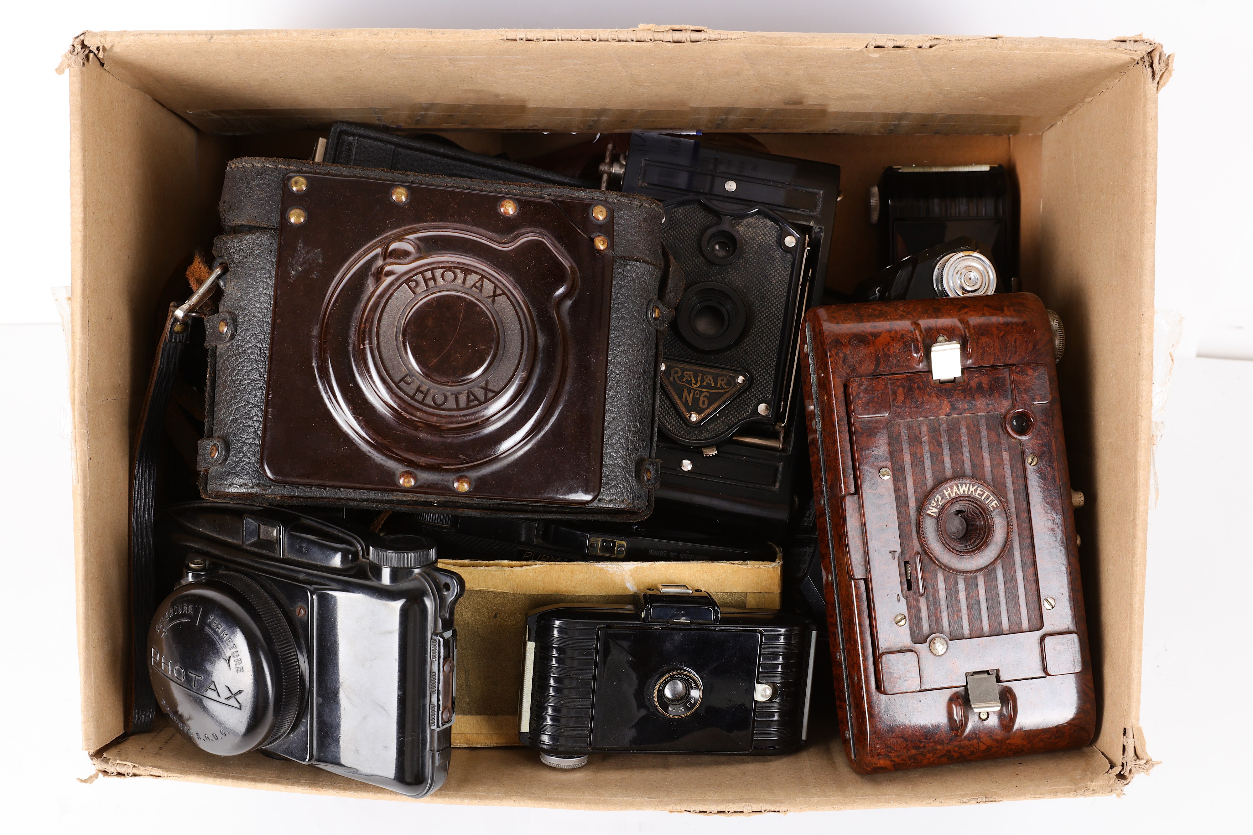 A Group of Bakelite Cameras - Image 2 of 2