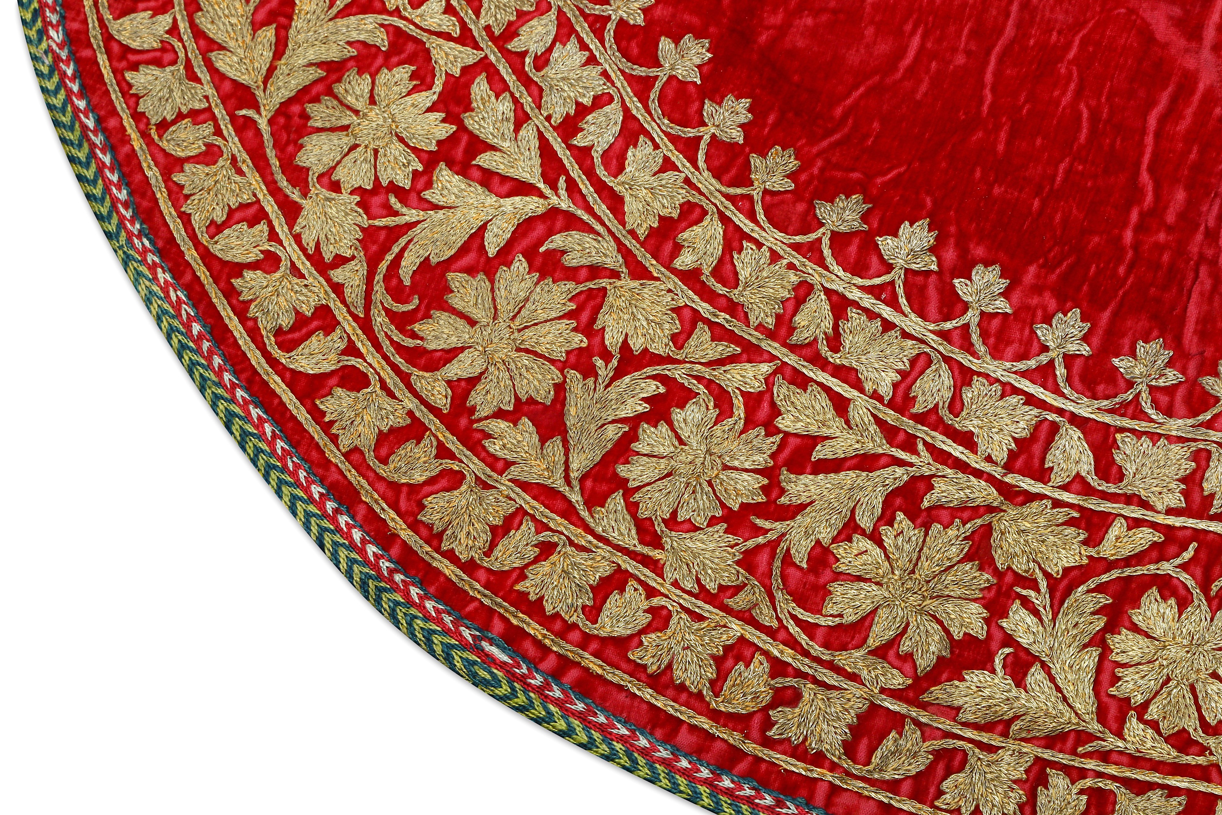 A CIRCULAR EMBROIDERED VELVET PANEL - Image 4 of 5