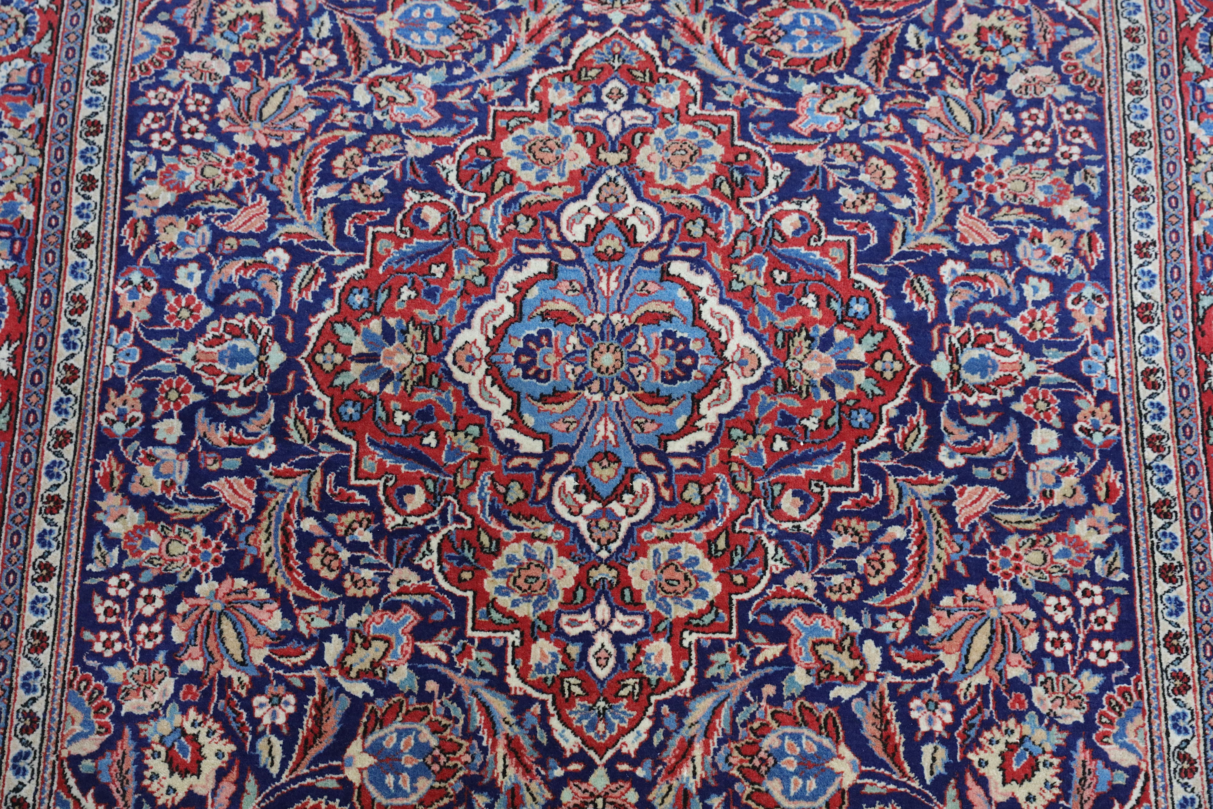 A VERY FINE KASHAN RUG, CETRAL PERSIA - Image 3 of 7