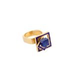 A sodalite and enamel kinetic ring