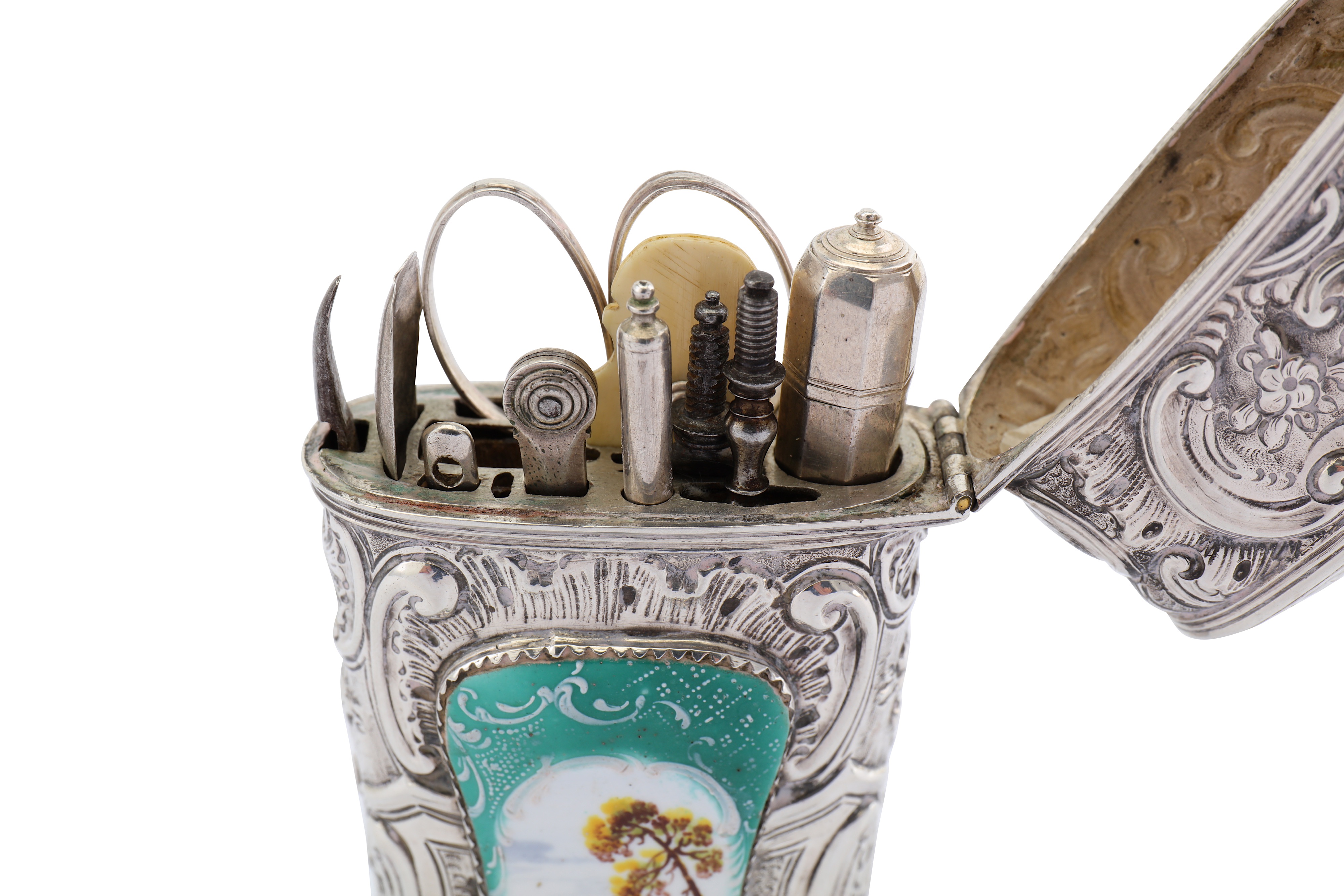 A mid-18th century English unmarked silver and enamel etui, circa 1760 - Image 5 of 5