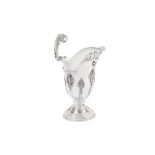 A late Victorian sterling silver ewer, London 1900 by Goldsmiths & Silversmiths