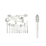 Royal Danish pattern - A mid-20th century Ameican sterling silver table service of flatware / cantee