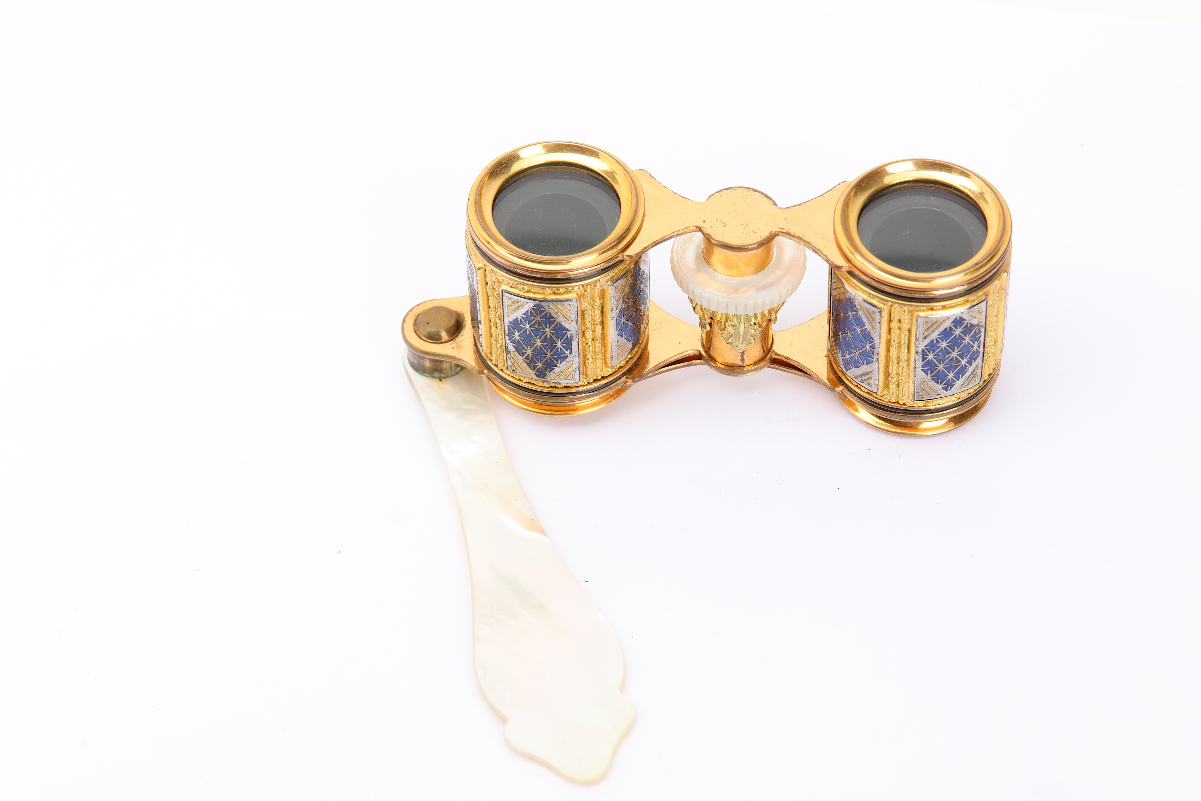 A cased pair of early 19th century gilt metal, mother of pearl and enamel opera glasses, circa 1830 - Image 3 of 5