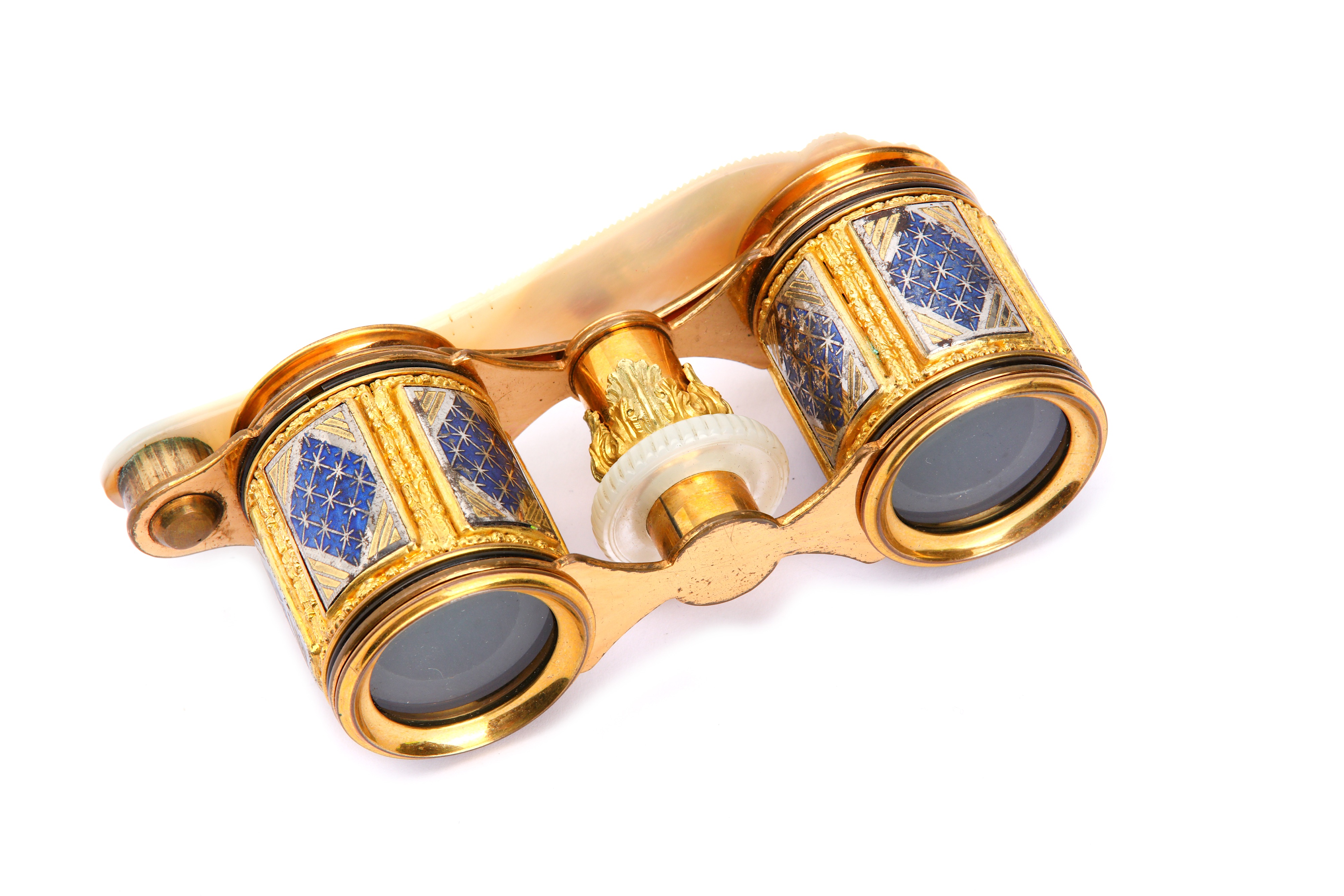 A cased pair of early 19th century gilt metal, mother of pearl and enamel opera glasses, circa 1830 - Image 5 of 5