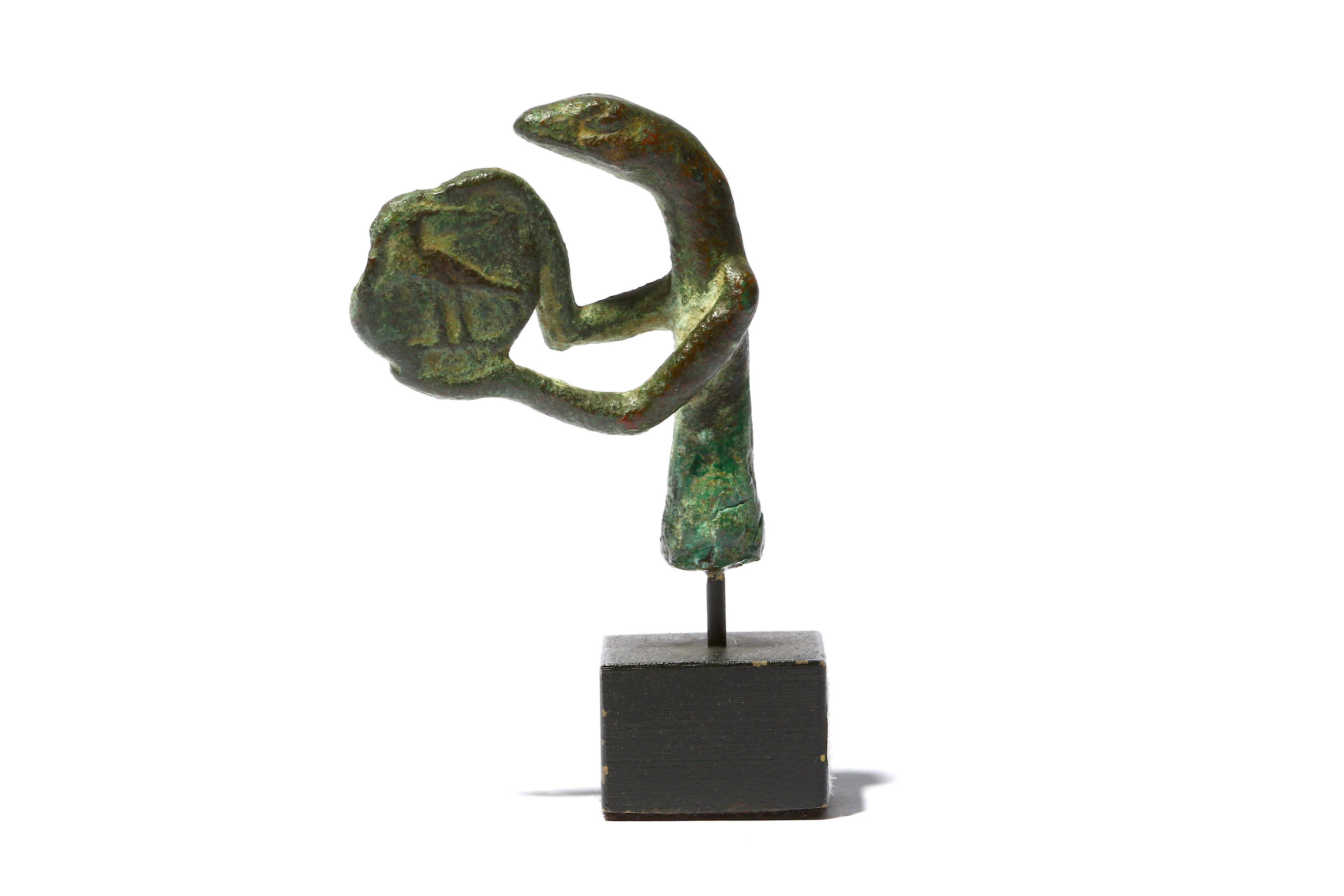 AN EGYPTIAN BRONZE SNAKE AMULET - Image 3 of 3