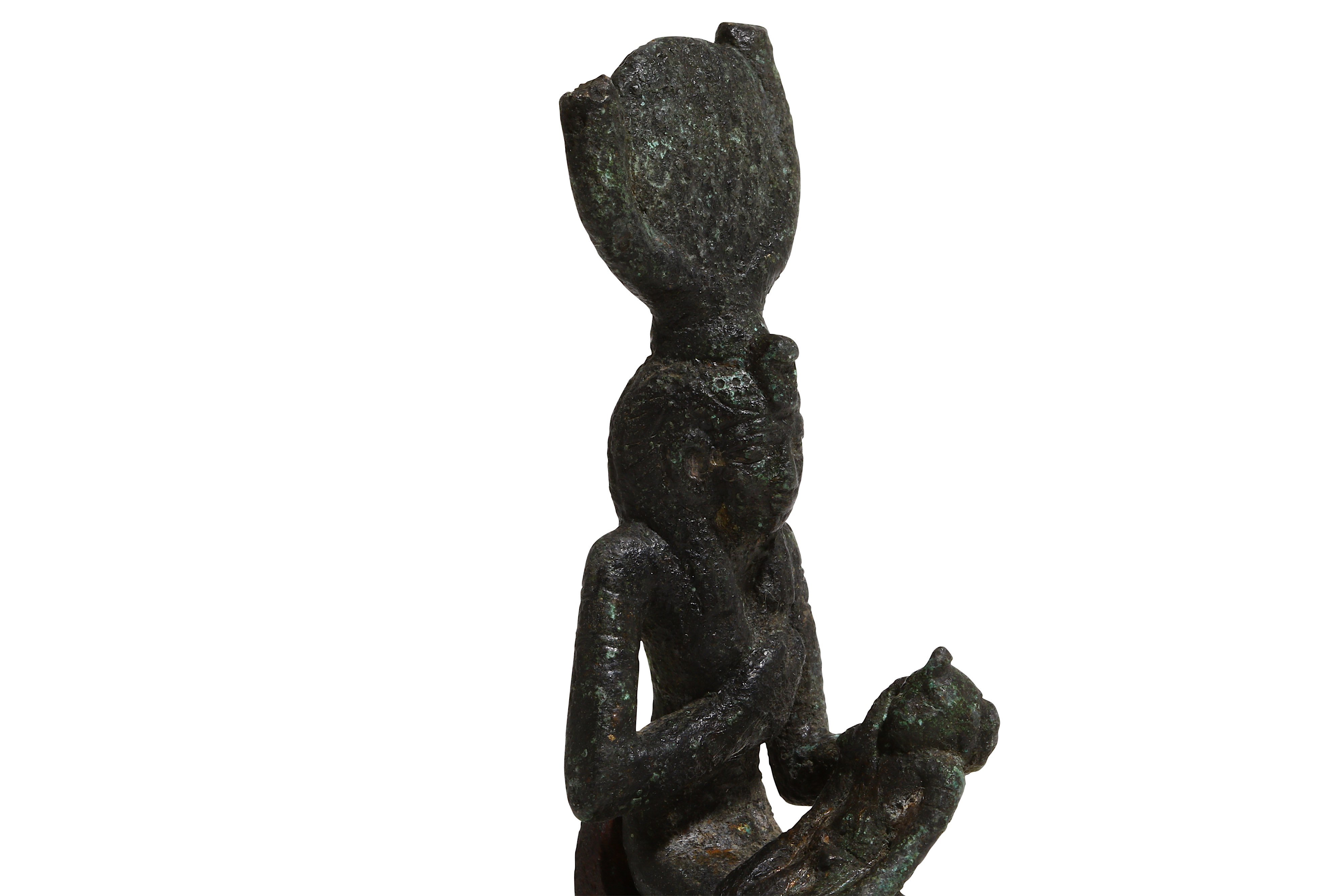 AN EGYPTIAN BRONZE FIGURE OF ISIS AND HORUS - Image 6 of 6