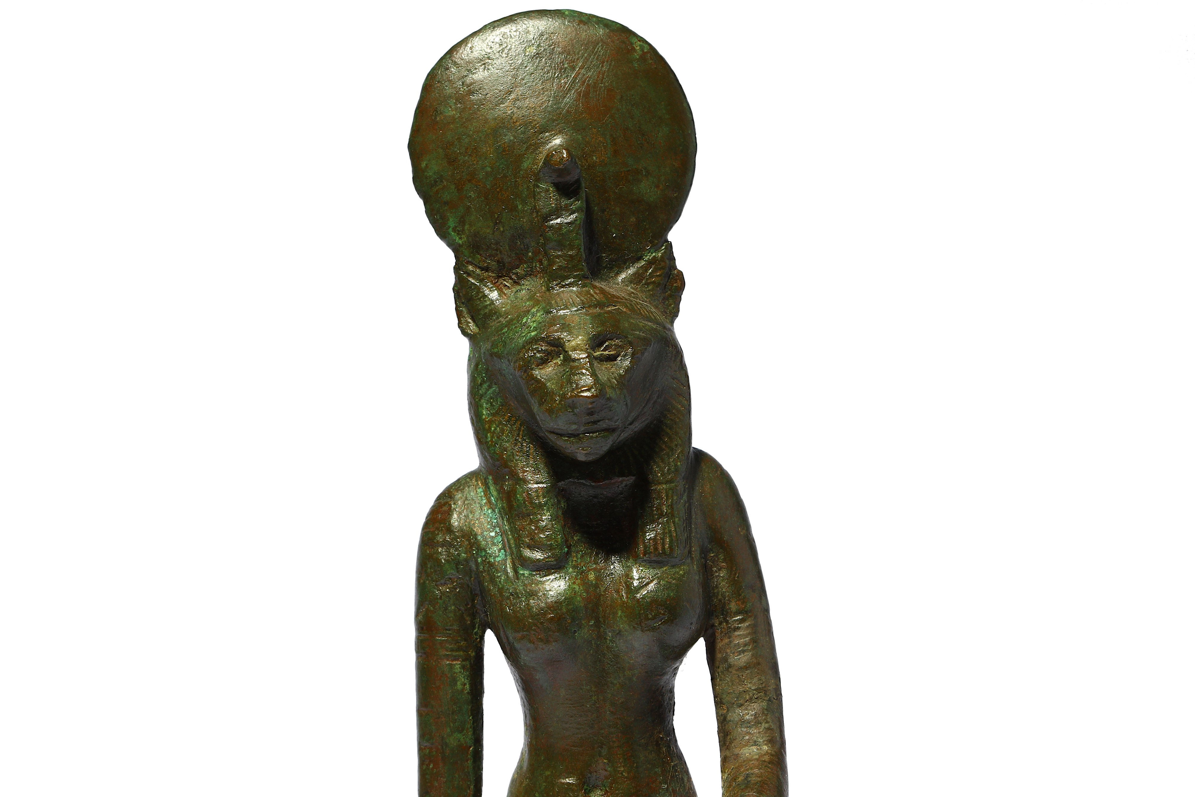 AN EGYPTIAN BRONZE FIGURE OF STRIDING SEKHMET - Image 7 of 8