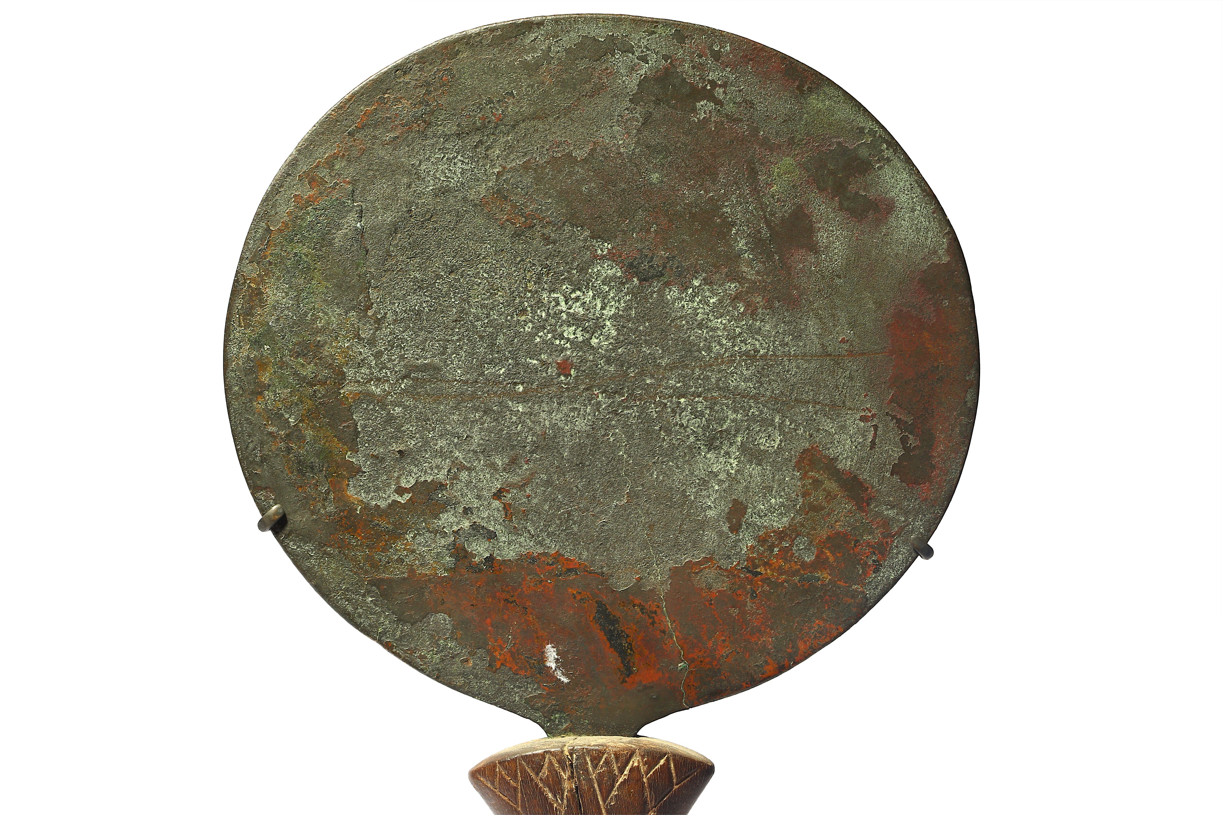 AN EGYPTIAN BRONZE MIRROR - Image 2 of 4