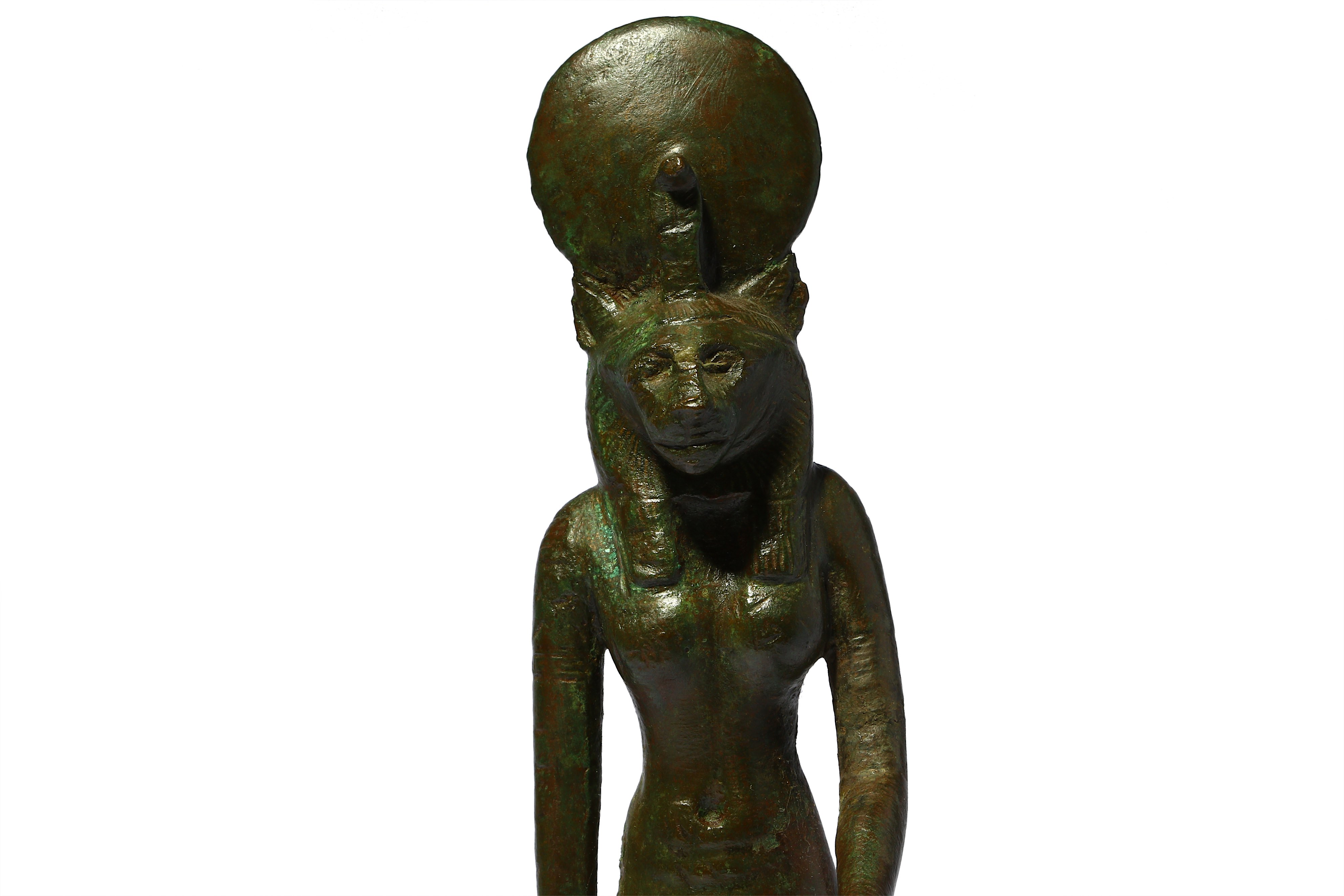 AN EGYPTIAN BRONZE FIGURE OF STRIDING SEKHMET - Image 2 of 8