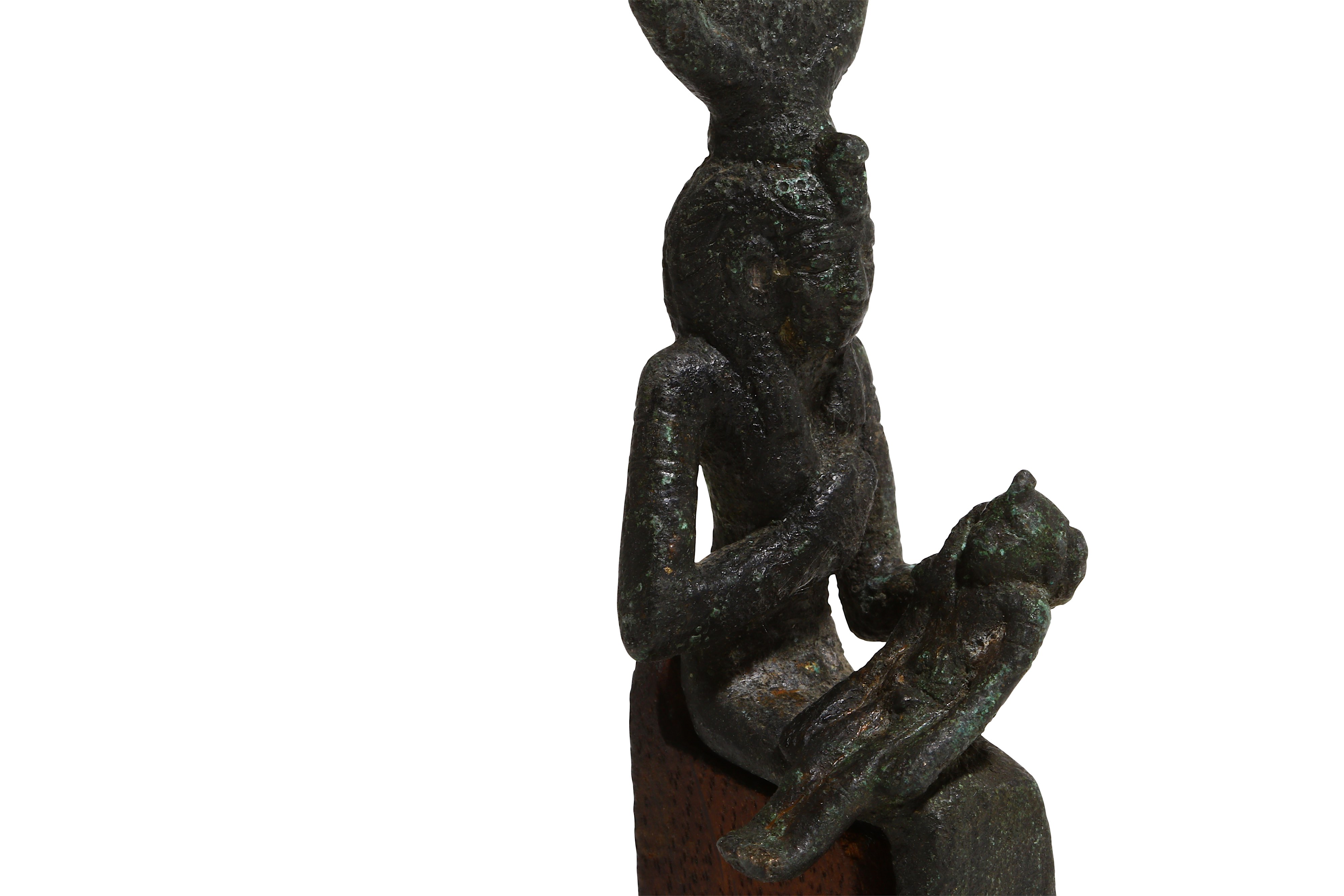 AN EGYPTIAN BRONZE FIGURE OF ISIS AND HORUS - Image 5 of 6