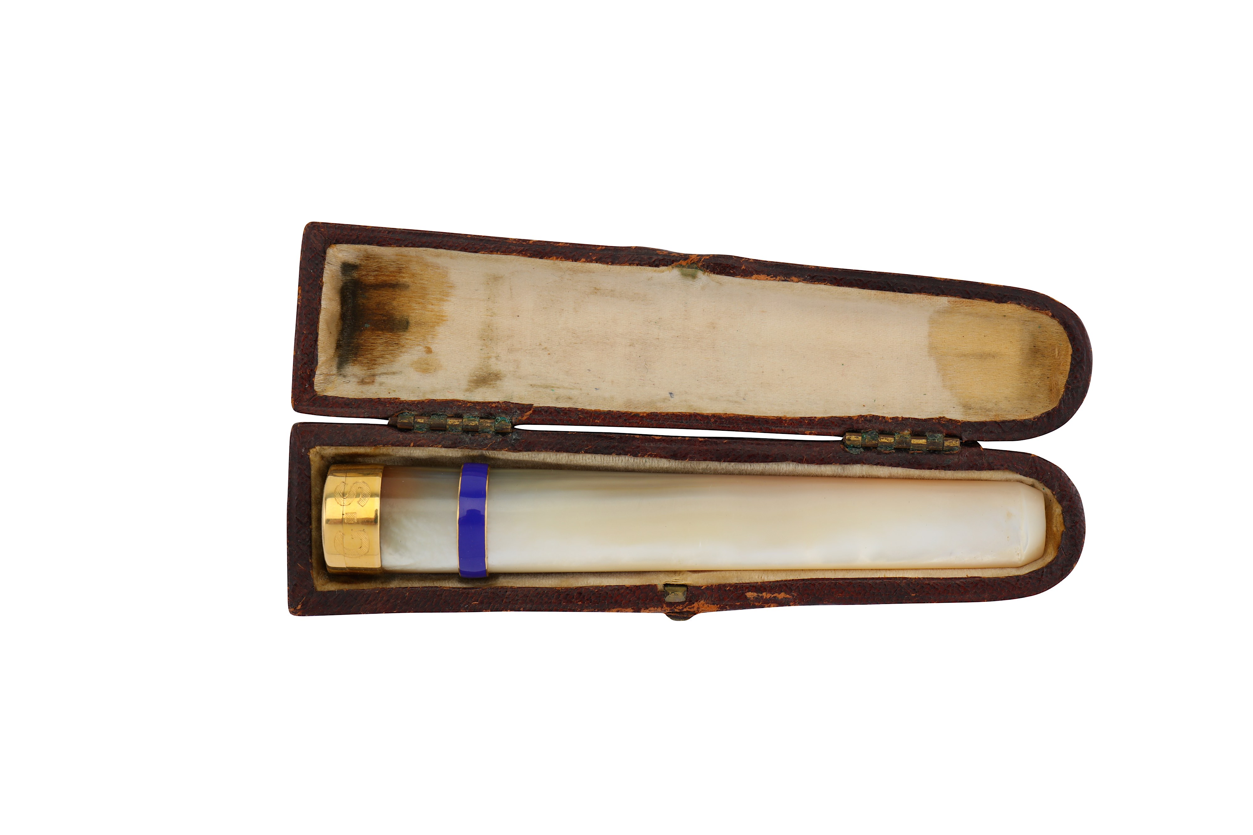 A cased George VI 18 carat gold and enamel mounted mother of pearl cheroot / cigarette holder, Birmi