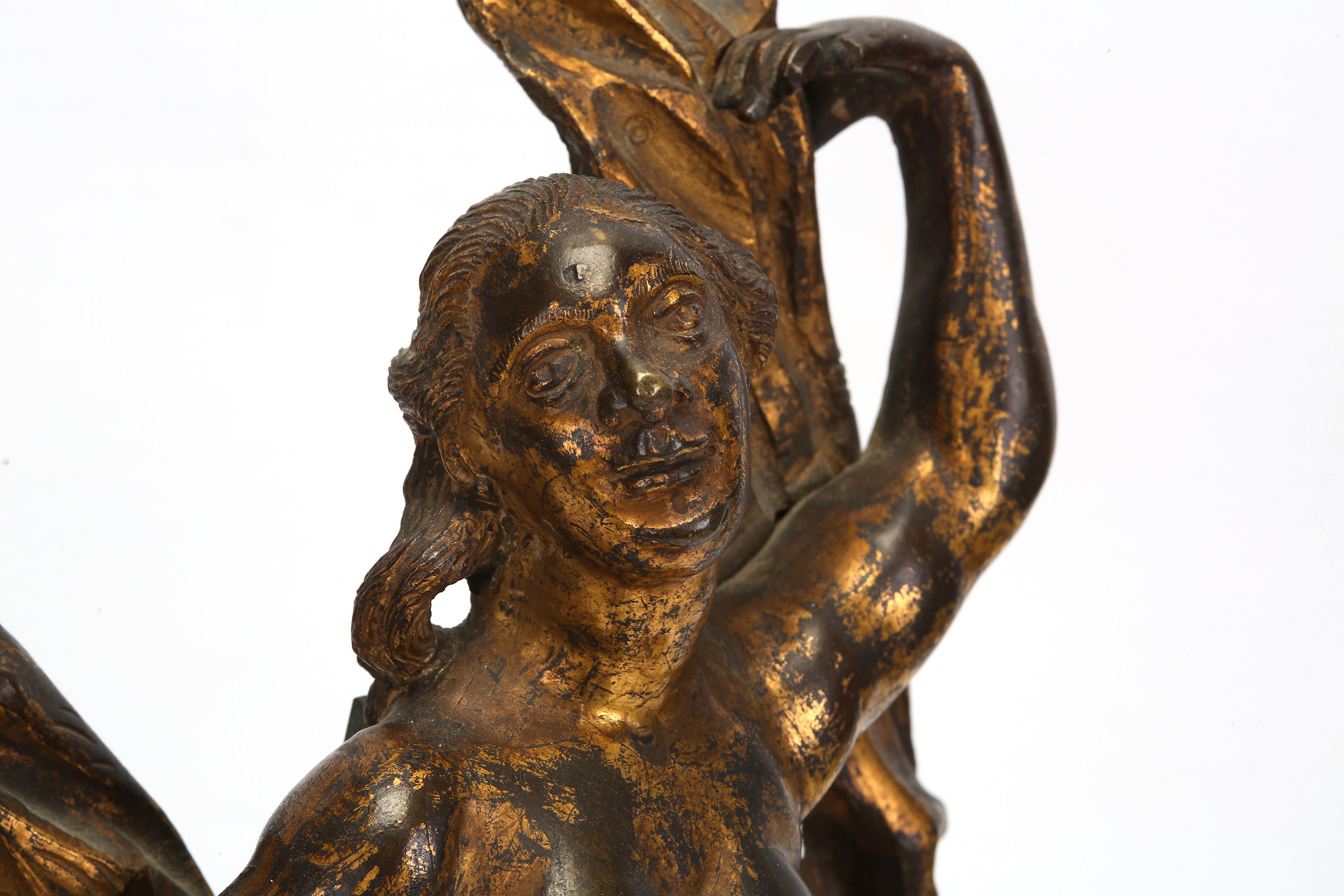 A LATE 17TH / EARLY 18TH CENTURY GERMAN GILT BRONZE FIGURE OF FORTUNA - Image 6 of 7