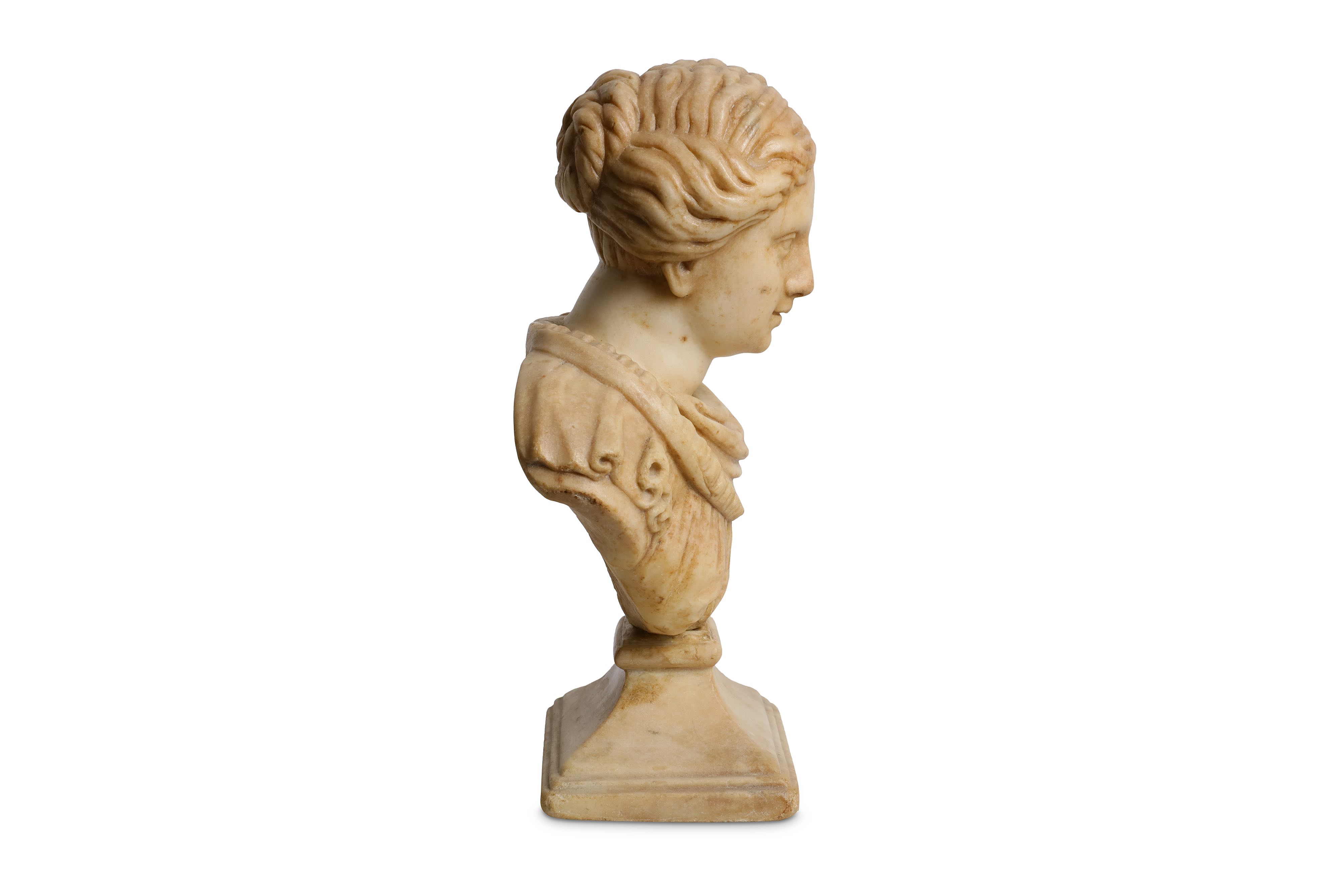AN 18TH CENTURY ITALIAN MARBLE BUST OF A NOBLEWOMAN - Image 5 of 8