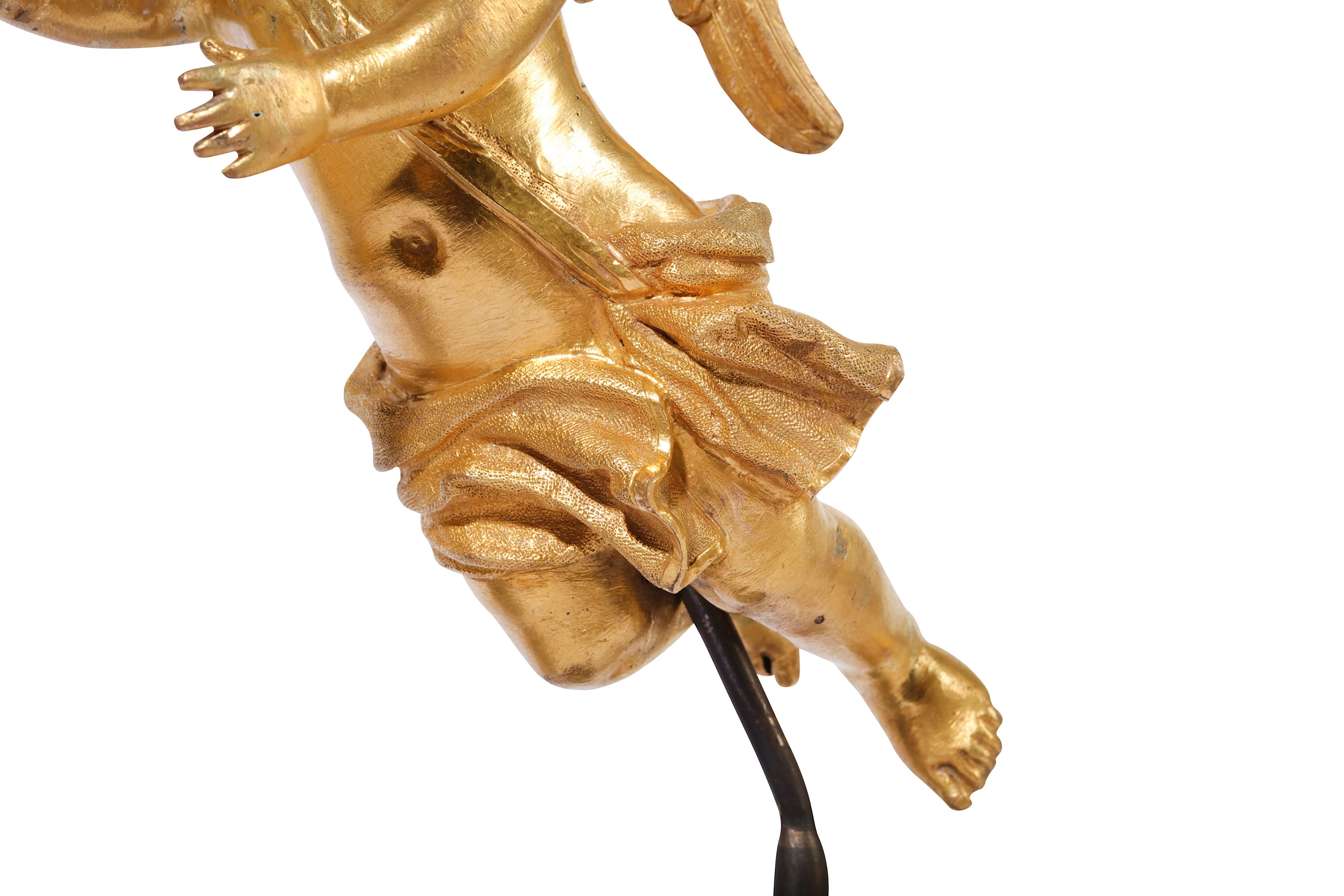 A PAIR OF SECOND HALF 17TH CENTURY ITALIAN (ROME) GILT BRONZE WINGED CHERUBS IN FLIGHT - Image 5 of 9