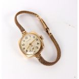 A lady's 9ct gold cased wristwatch,