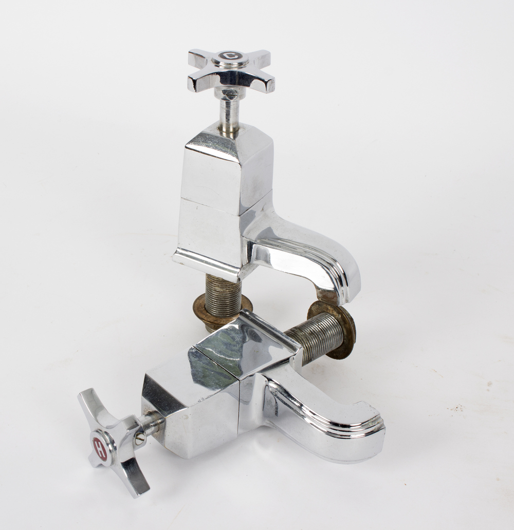 A pair of Art Deco chromed bath taps of tapering square shape - Image 2 of 2