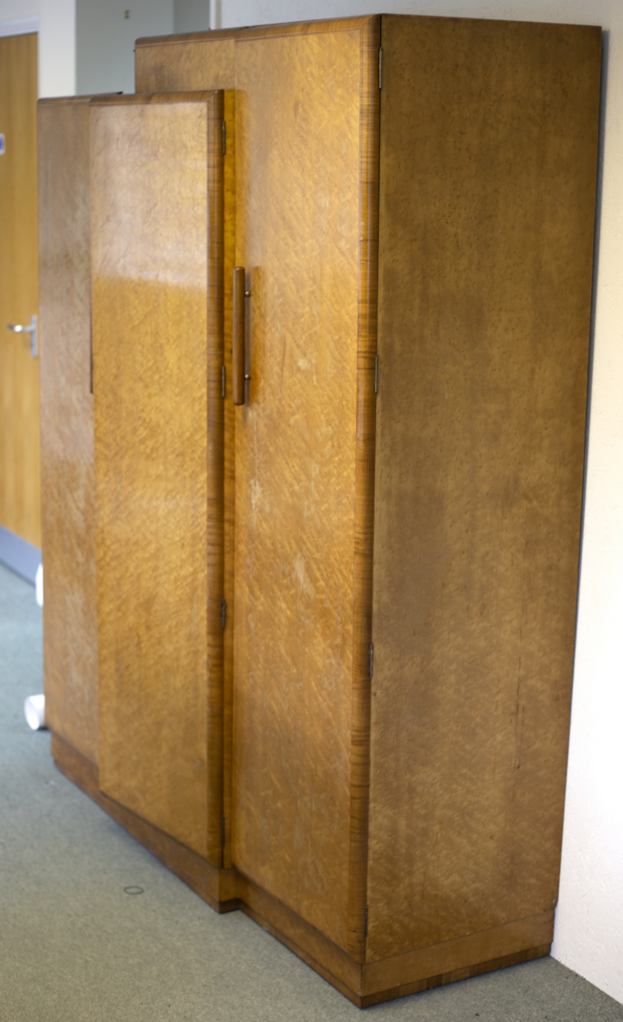 A 1950s bedroom suite in figured maple, comprising dressing table with circular mirror, - Image 3 of 3