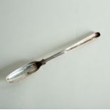 A George III silver marrow scoop with shell decoration