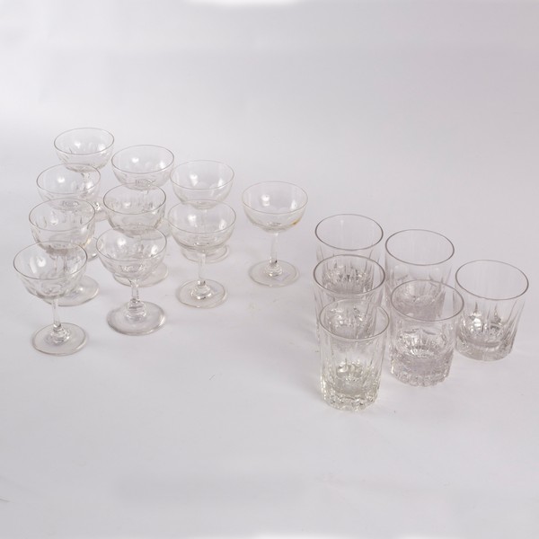 Ten wine glasses with thumb pressed decoration, 12. - Bild 2 aus 2