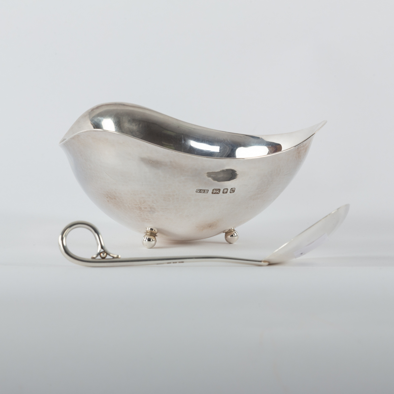 Geoffrey Bellamy (British 1922-1997) a silver triform bowl on three ball feet, London 1958, - Image 4 of 6