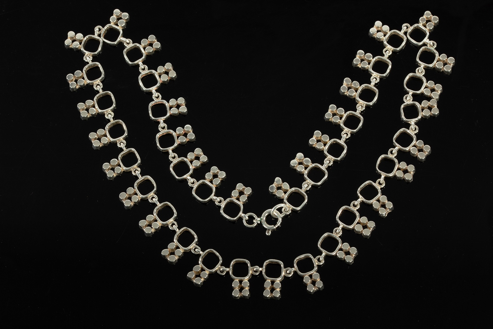 A Finnish silver necklace, the square links each with quatrefoil below, - Image 2 of 3