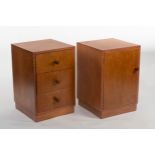 Gordon Russell, a small oak bedside cupboard, 46cm wide and a matching chest of three drawers,