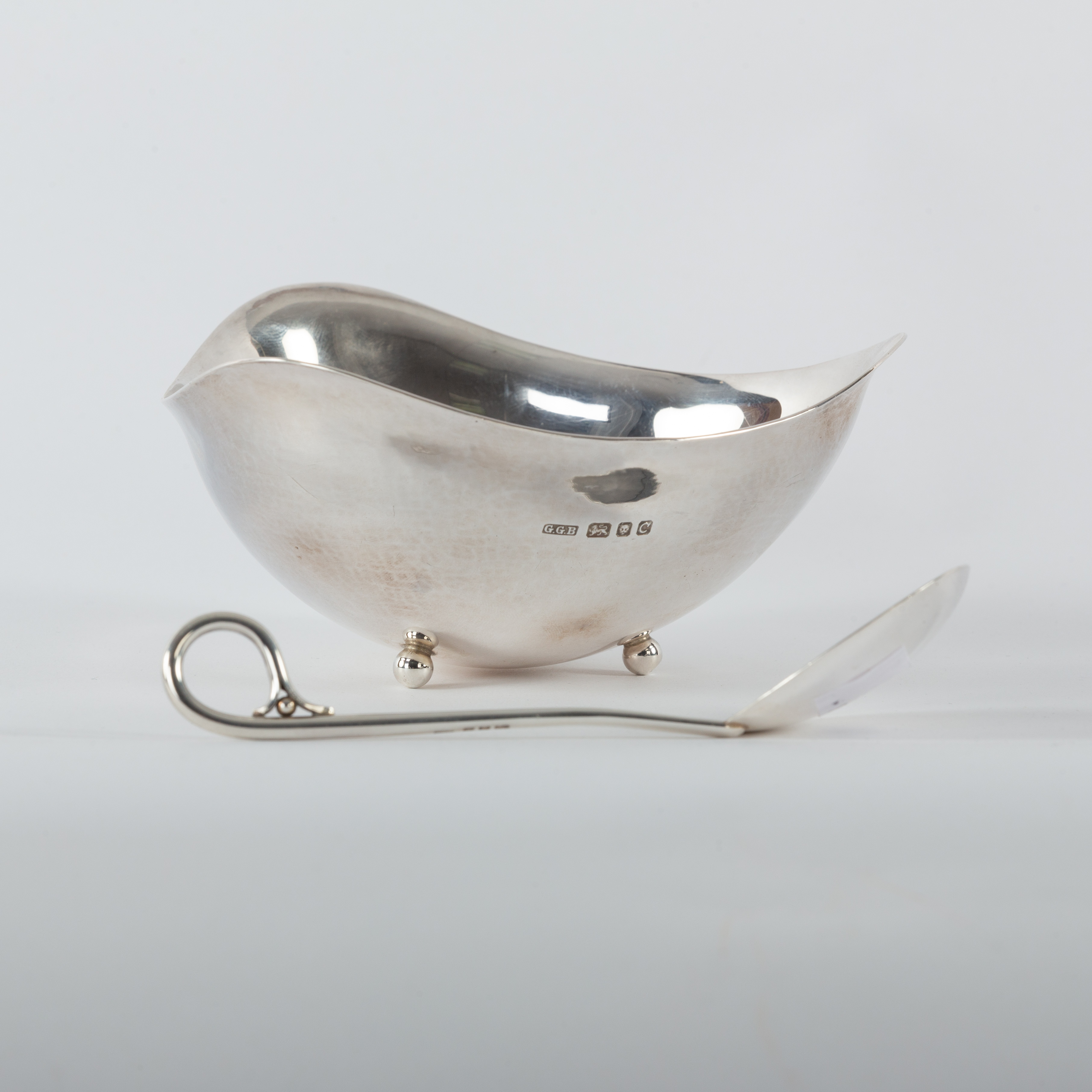 Geoffrey Bellamy (British 1922-1997) a silver triform bowl on three ball feet, London 1958, - Image 3 of 6