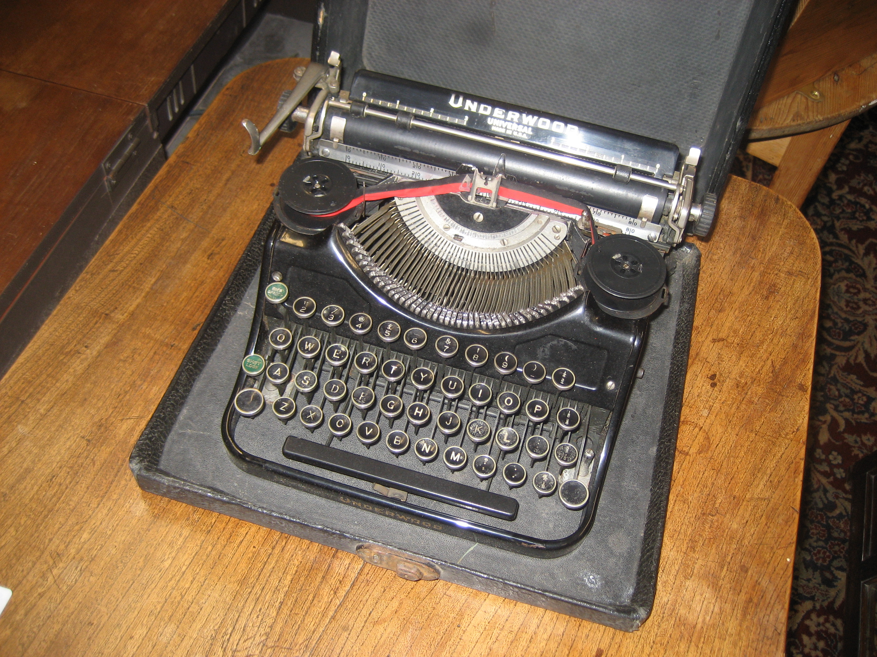 An early 20th Underwood typewriter.