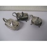 A collection of three silver mustard pots, 8.8oz.