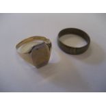 A 9ct gold and platinum ring (4g) and another ring (2).
