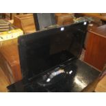 Flat screen TV with remote control (Samsung)