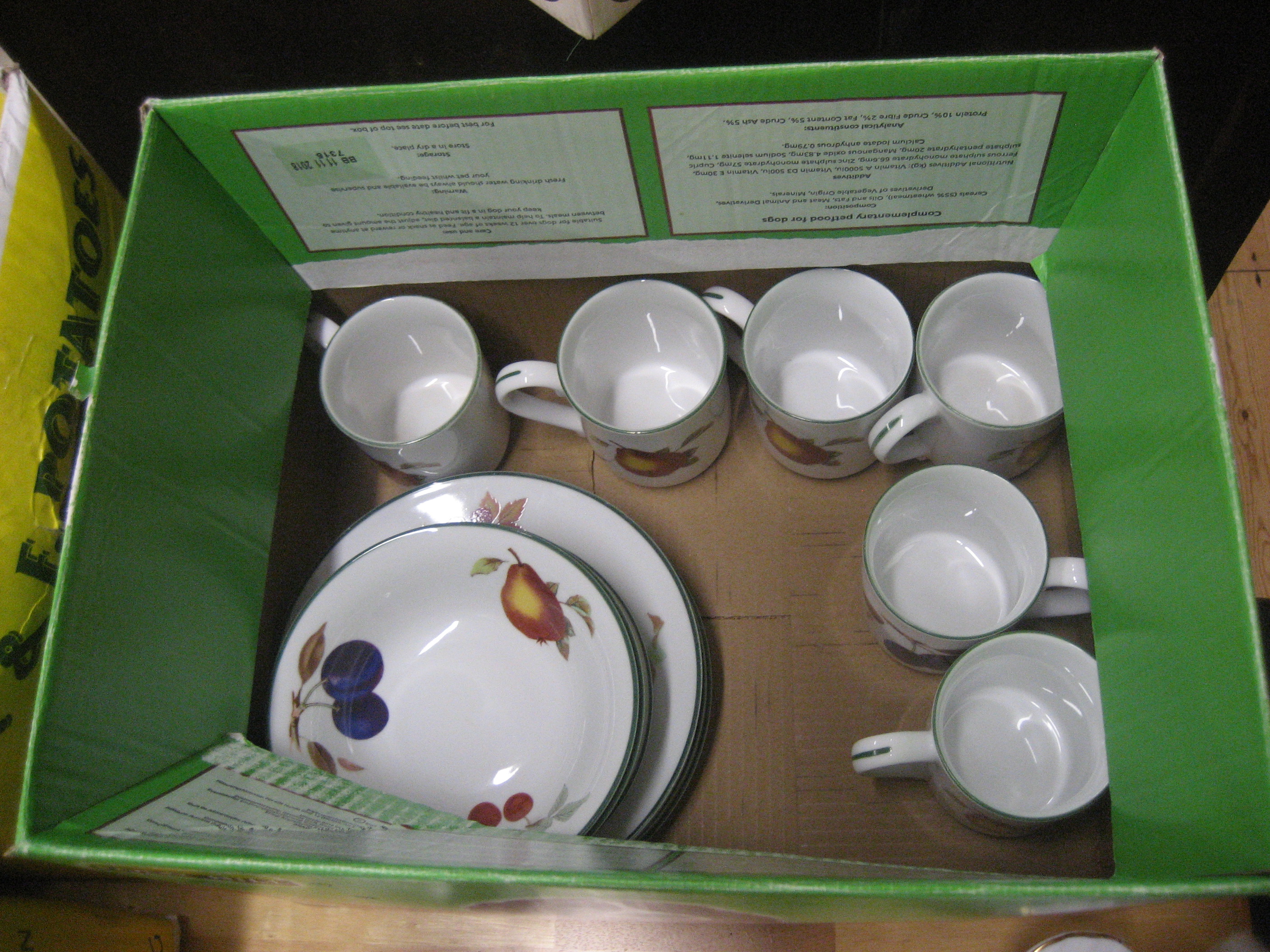 A collection of Evesham china.