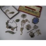 A collection of silver to include a blue stone brooch, silver pendant etc (1 bag).