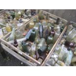 CHITTING TRAY WITH VARIOUS BOTTLES