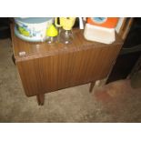 FORMICA TABLE