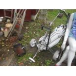 GOLF TROLLEY & CLUBS