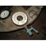 A PRESSURE GAUGE