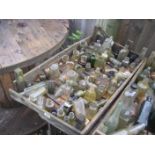 CHITTING TRAY WITH VARIOUS BOTTLES